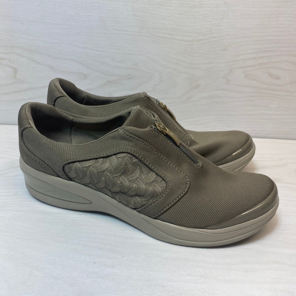 Bzees Womens 9.5 Florence Slip On Sneakers Zipper Quilted Taupe Walking Shoes